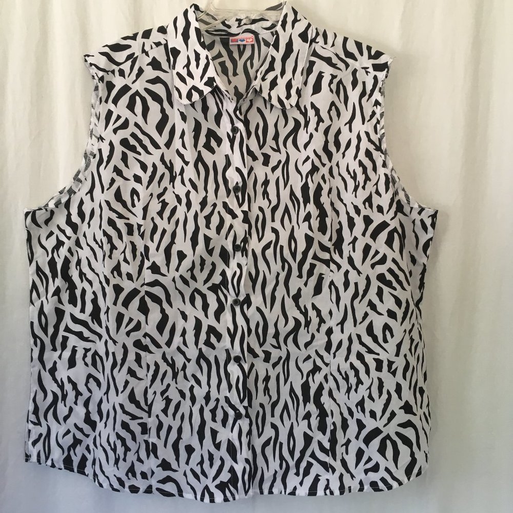 CLEARANCE! 5/$15 - Sleeveless Button Up Top Sz XXL